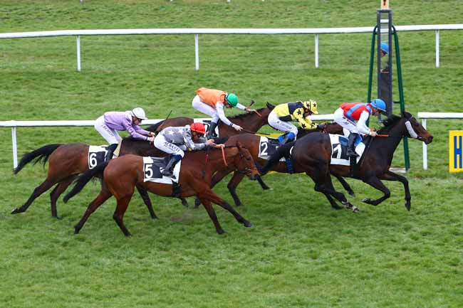 Photo d'arrivée de la course pmu PRIX DUNETTE à FONTAINEBLEAU le Jeudi 22 mars 2018