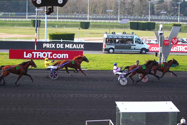 Photo d'arrivée de la course pmu PRIX DE MEAUX à PARIS-VINCENNES le Samedi 24 mars 2018