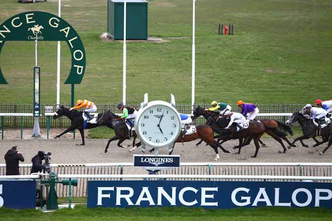 Photo d'arrivée de la course pmu PRIX DE LA REMISE NEUVE à CHANTILLY le Lundi 26 mars 2018