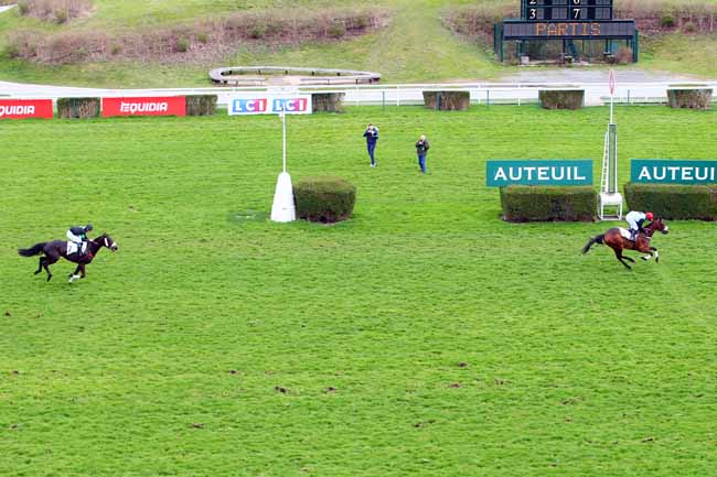 Photo d'arrivée de la course pmu PRIX FLEURET à AUTEUIL le Dimanche 1 avril 2018