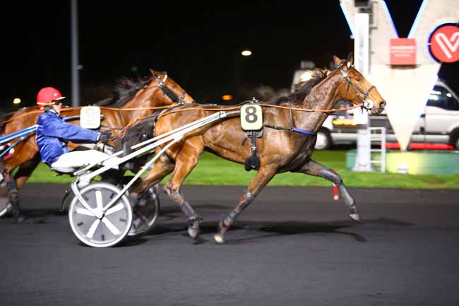 Photo d'arrivée de la course pmu PRIX ENIF à PARIS-VINCENNES le Mardi 3 avril 2018