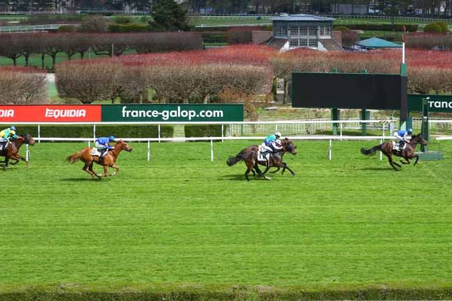 Photo d'arrivée de la course pmu PRIX DE PAU à SAINT-CLOUD le Jeudi 5 avril 2018