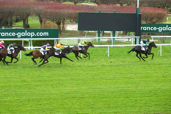 Photo d'arrivée de la course pmu PRIX DE PAUILHAC à SAINT-CLOUD le Jeudi 5 avril 2018