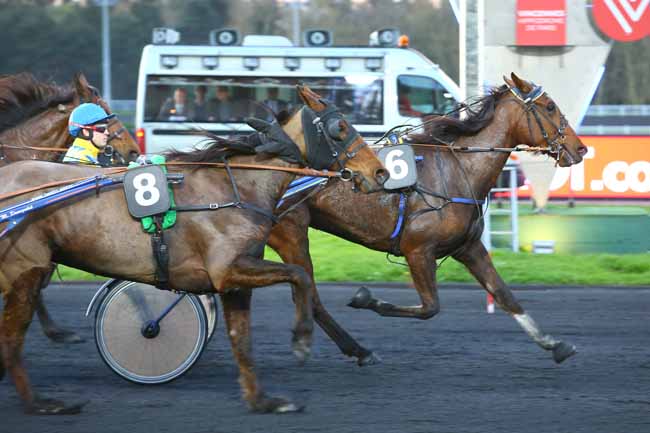 Photo d'arrivée de la course pmu PRIX EUKRATE à PARIS-VINCENNES le Vendredi 13 avril 2018