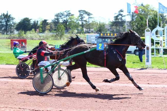 Photo d'arrivée de la course pmu PRIX R.C.A. à PONTCHATEAU le Mercredi 18 avril 2018