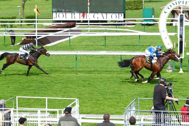 Photo d'arrivée de la course pmu PRIX DU VERMANDOIS à COMPIEGNE le Lundi 23 avril 2018