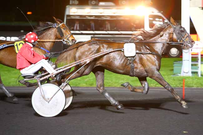 Photo d'arrivée de la course pmu PRIX SIRONE à PARIS-VINCENNES le Mardi 24 avril 2018