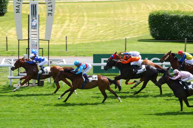 Photo d'arrivée de la course pmu PRIX DE L'AUBERTIN à MAISONS-LAFFITTE le Mercredi 25 avril 2018