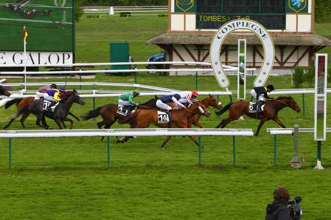 Photo d'arrivée de la course pmu PRIX GASTON BRANERE à COMPIEGNE le Jeudi 26 avril 2018