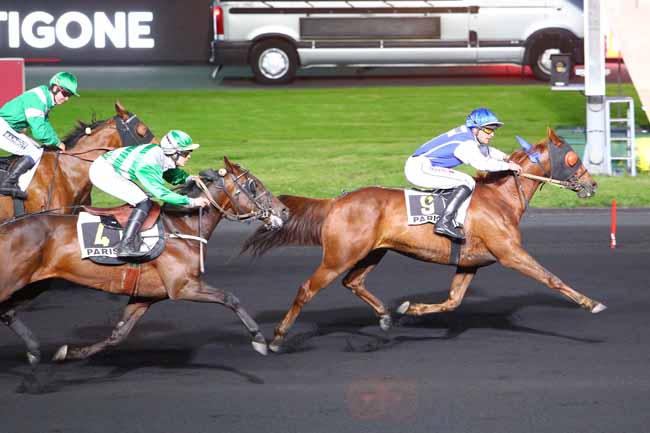 Photo d'arrivée de la course pmu PRIX ANTIGONE à PARIS-VINCENNES le Vendredi 27 avril 2018