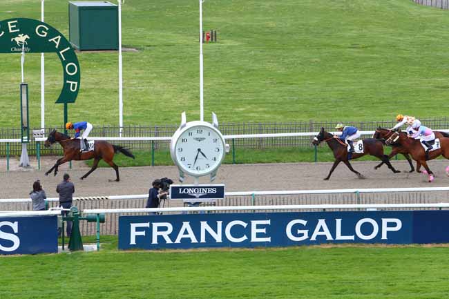 Photo d'arrivée de la course pmu PRIX DES SOUCHIERS à CHANTILLY le Vendredi 27 avril 2018