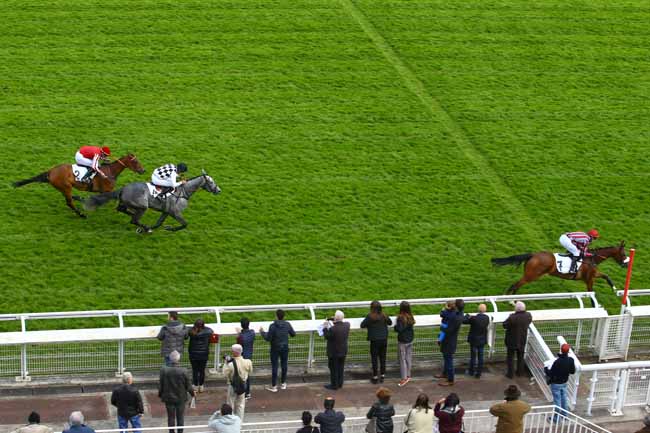 Photo d'arrivée de la course pmu PRIX DES CHARENTES à AUTEUIL le Samedi 28 avril 2018