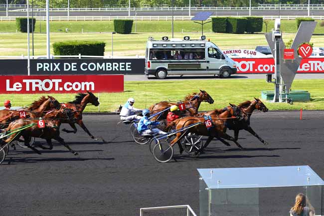 Photo d'arrivée de la course pmu PRIX DE COMBREE à PARIS-VINCENNES le Samedi 5 mai 2018
