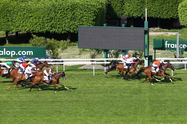 Photo d'arrivée de la course pmu PRIX DE BRUNOY à SAINT-CLOUD le Mardi 8 mai 2018