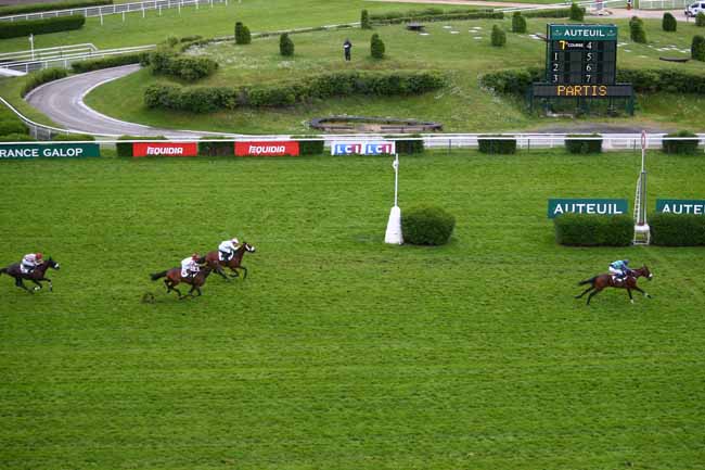 Photo d'arrivée de la course pmu PRIX REGALIA à AUTEUIL le Samedi 12 mai 2018