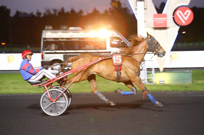 Photo d'arrivée de la course pmu PRIX ABUNDANTIA à PARIS-VINCENNES le Vendredi 18 mai 2018