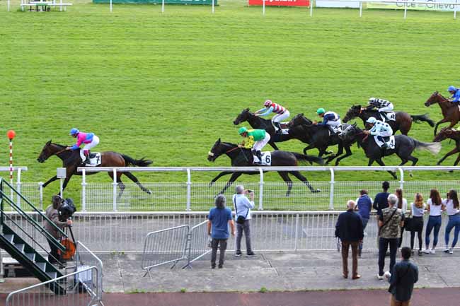 Photo d'arrivée de la course pmu PRIX DE LA FORET DE SAINT-GERMAIN à MAISONS-LAFFITTE le Mardi 22 mai 2018