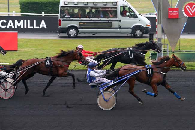 Photo d'arrivée de la course pmu PRIX CAMILLA à PARIS-VINCENNES le Mardi 22 mai 2018