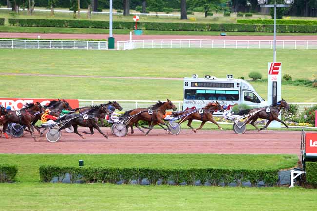 Photo d'arrivée de la course pmu PRIX DE L'OBELISQUE à ENGHIEN le Samedi 26 mai 2018