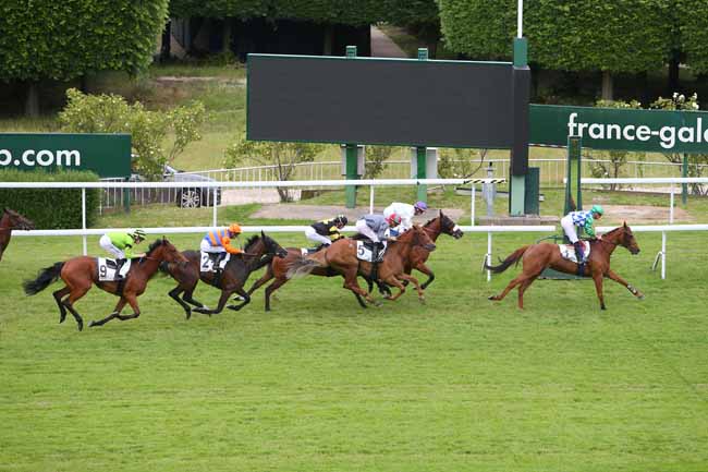 Photo d'arrivée de la course pmu PRIX DE LA LOMAGNE à SAINT-CLOUD le Lundi 28 mai 2018