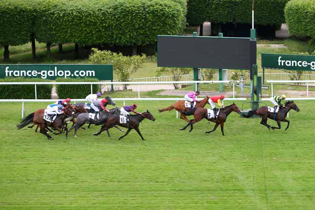 Photo d'arrivée de la course pmu PRIX DU HARAS DE LA CELLE-SAINT-CLOUD à SAINT-CLOUD le Lundi 28 mai 2018