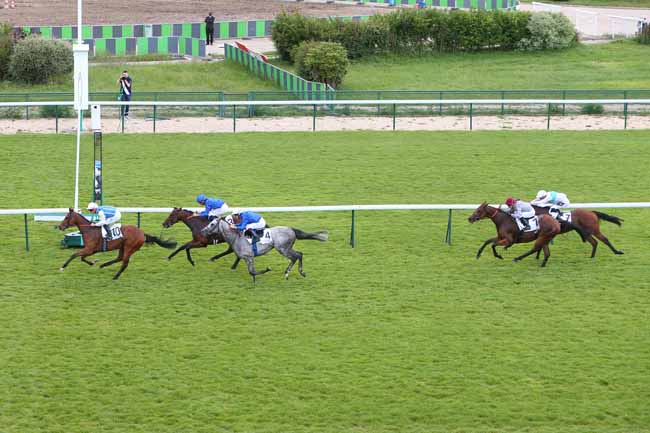 Photo d'arrivée de la course pmu PRIX DU PALAIS-ROYAL à LONGCHAMP le Samedi 2 juin 2018