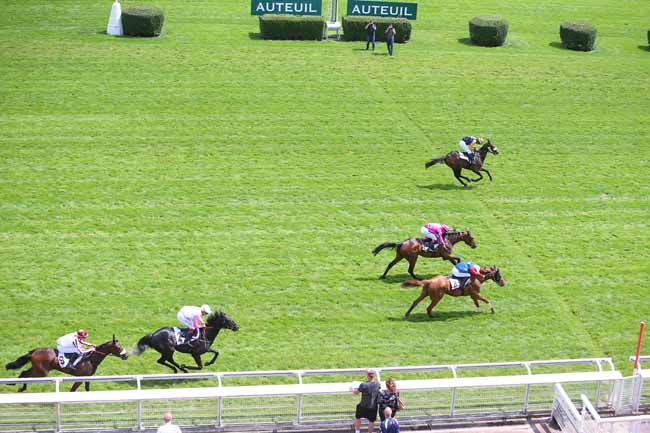 Photo d'arrivée de la course pmu PRIX BEAUMANOIR à AUTEUIL le Lundi 4 juin 2018