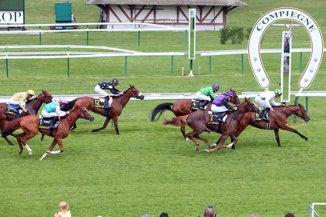 Photo d'arrivée de la course pmu PRIX ATALANTE à COMPIEGNE le Vendredi 8 juin 2018
