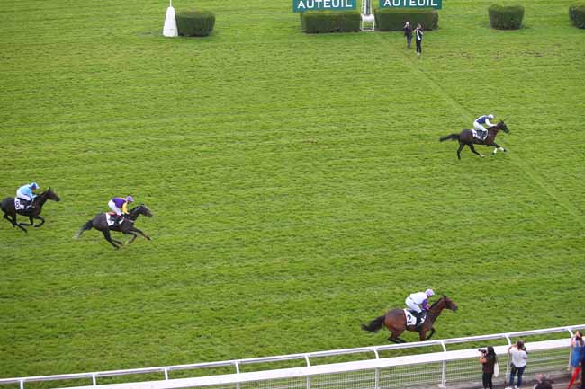 Photo d'arrivée de la course pmu PRIX DE ROYAN à AUTEUIL le Samedi 9 juin 2018