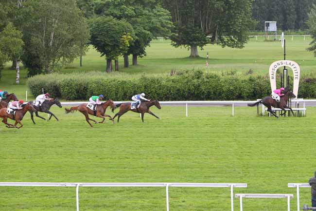Photo d'arrivée de la course pmu PRIX GYGES à MAISONS-LAFFITTE le Lundi 11 juin 2018
