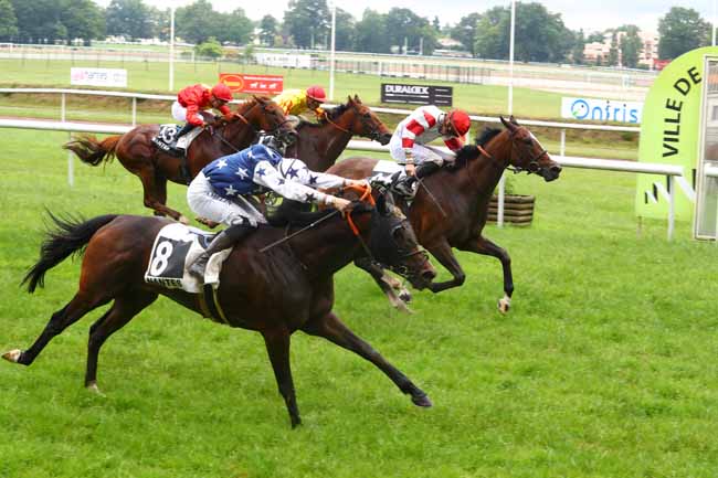 Photo d'arrivée de la course pmu GRAND PRIX SYNERGIE à NANTES le Mardi 12 juin 2018
