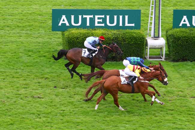 Photo d'arrivée de la course pmu PRIX XAVIER DE CHEVIGNY à AUTEUIL le Mercredi 13 juin 2018