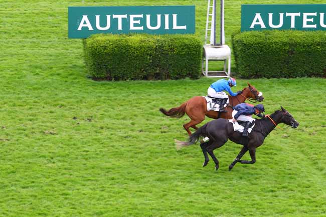 Photo d'arrivée de la course pmu PRIX COLOMBELLES à AUTEUIL le Mercredi 13 juin 2018