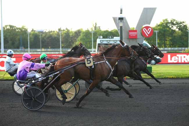 Photo d'arrivée de la course pmu PRIX EUDORA à PARIS-VINCENNES le Vendredi 15 juin 2018