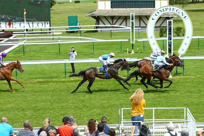 Photo d'arrivée de la course pmu PRIX DE LA FONTAINE ROCH à COMPIEGNE le Samedi 23 juin 2018