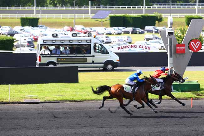 Photo d'arrivée de la course pmu PRIX D'ESSAI à PARIS-VINCENNES le Dimanche 24 juin 2018
