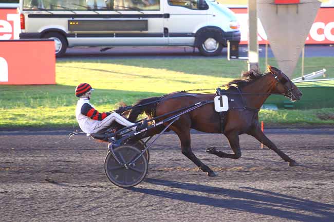 Photo d'arrivée de la course pmu PRIX IRENE à PARIS-VINCENNES le Mardi 26 juin 2018