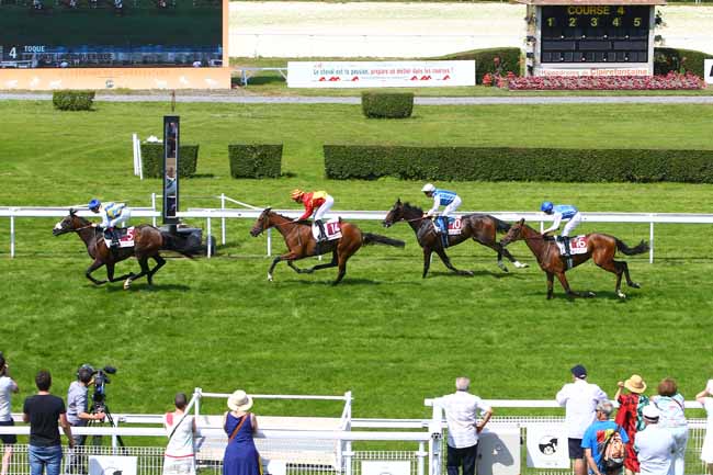 Photo d'arrivée de la course pmu PRIX PERRAULT à CLAIREFONTAINE le Vendredi 29 juin 2018