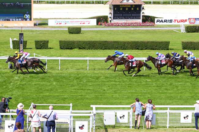 Photo d'arrivée de la course pmu PRIX PIERRE LEPEUDRY à CLAIREFONTAINE le Vendredi 29 juin 2018