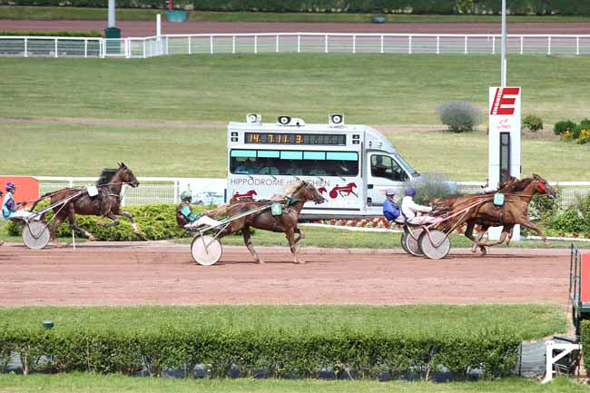 Photo d'arrivée de la course pmu PRIX DE CREPY-EN-VALOIS à ENGHIEN le Samedi 30 juin 2018