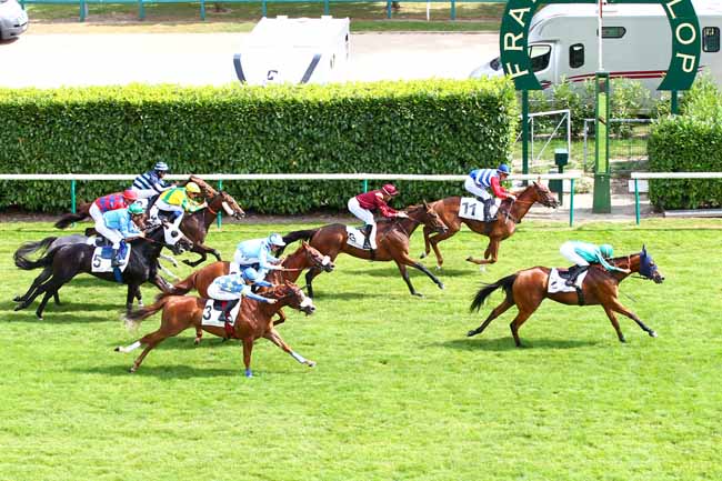 Photo d'arrivée de la course pmu PRIX DE ROQUEMONT à CHANTILLY le Lundi 9 juillet 2018