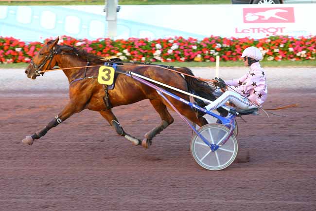 Photo d'arrivée de la course pmu PRIX DE DOMFRONT à CABOURG le Vendredi 13 juillet 2018