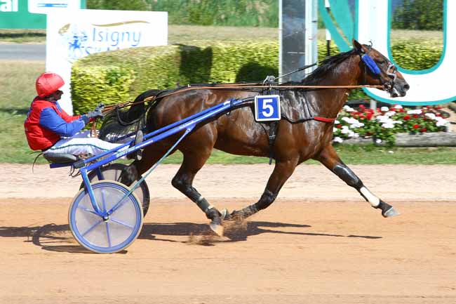 Photo d'arrivée de la course pmu PRIX DES SENIORS DES COURSES (GR B) à GRAIGNES le Mercredi 18 juillet 2018