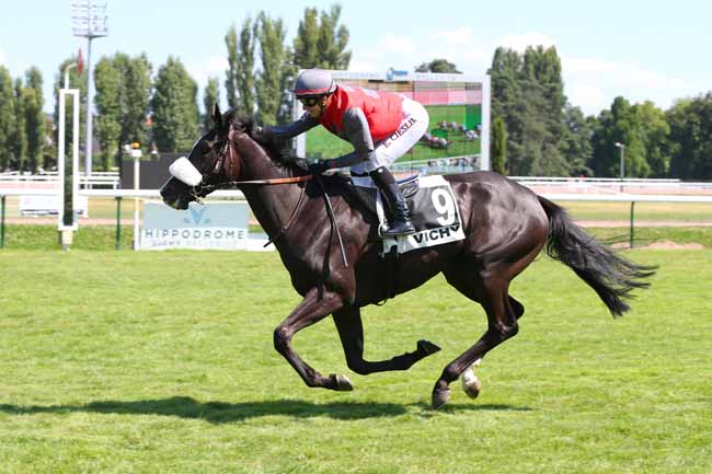 Photo d'arrivée de la course pmu PRIX DU VERNET à VICHY le Jeudi 19 juillet 2018