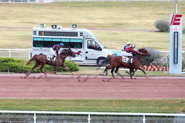 Photo d'arrivée de la course pmu PRIX DE LA PLACE D'IENA à ENGHIEN le Samedi 21 juillet 2018