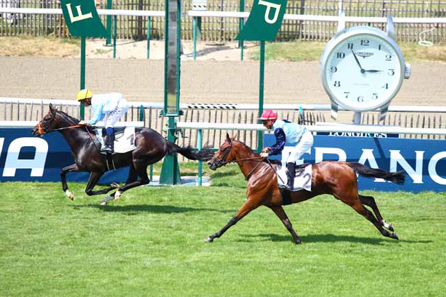 Photo d'arrivée de la course pmu PRIX DES BLANCS SABLONS à CHANTILLY le Lundi 23 juillet 2018