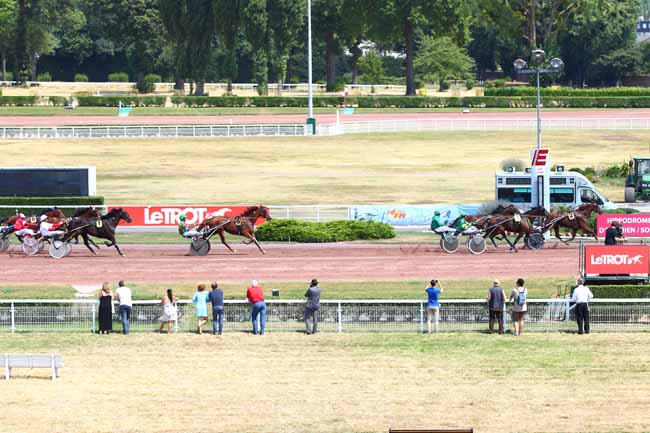 Photo d'arrivée de la course pmu PRIX DU MEDOC à ENGHIEN le Mercredi 25 juillet 2018