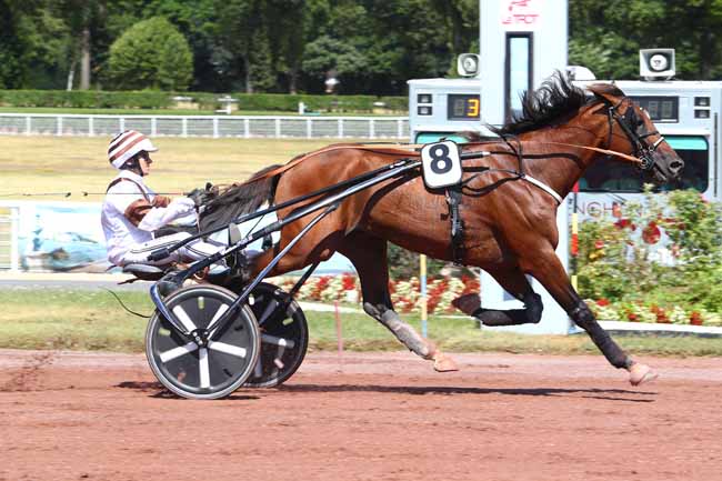 Photo d'arrivée de la course pmu PRIX DOMINIQUE SAVARY - PRIX DE LA MEDITERRANEE à ENGHIEN le Samedi 28 juillet 2018