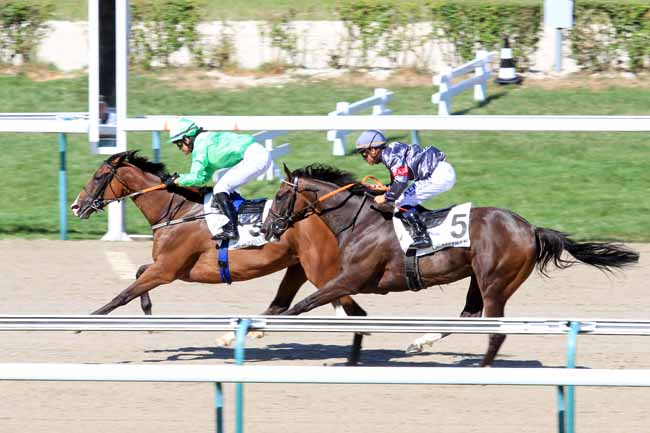 Photo d'arrivée de la course pmu PRIX DE NEUFCHATEL à DEAUVILLE le Mardi 31 juillet 2018