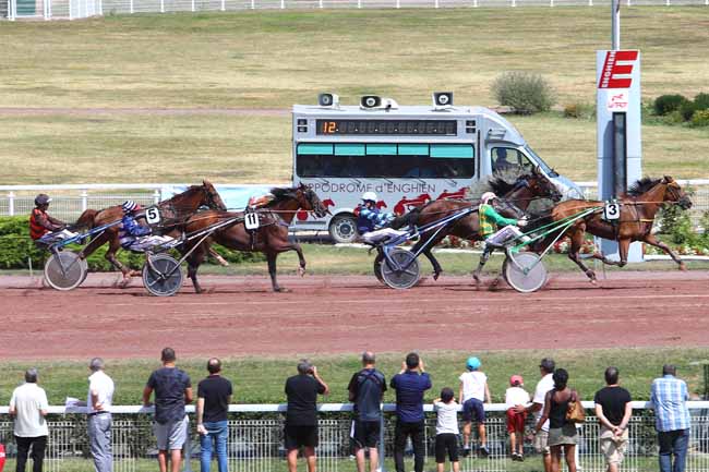 Photo d'arrivée de la course pmu PRIX DE JONQUIERES à ENGHIEN le Mercredi 1 août 2018